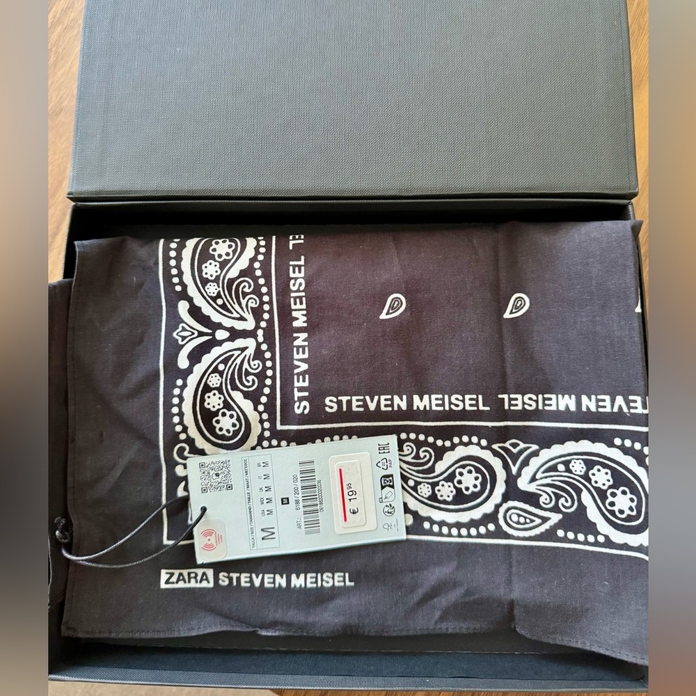 ZARAxSteven Meisel Print Bandana(2023 Collection)
